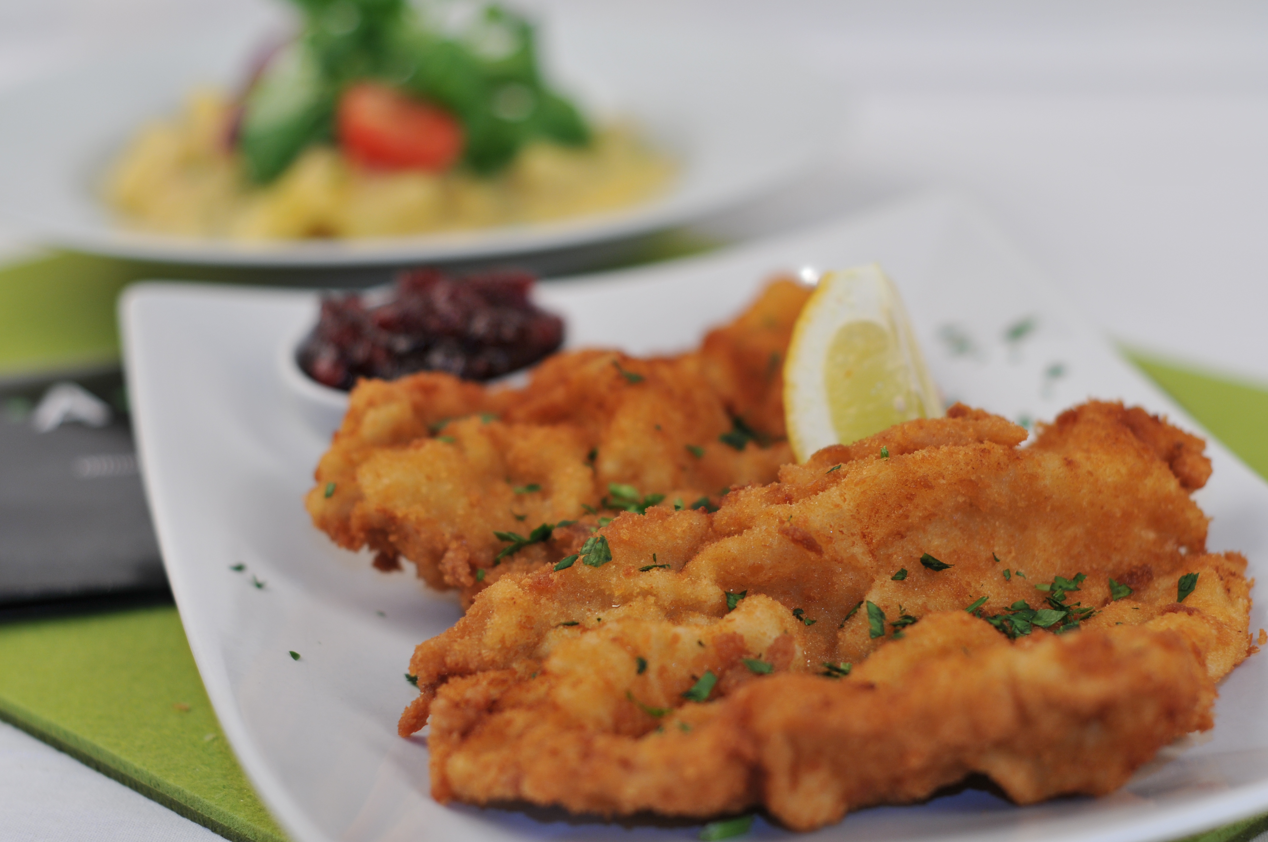 Cafe Cosmopolitan Schnitzel